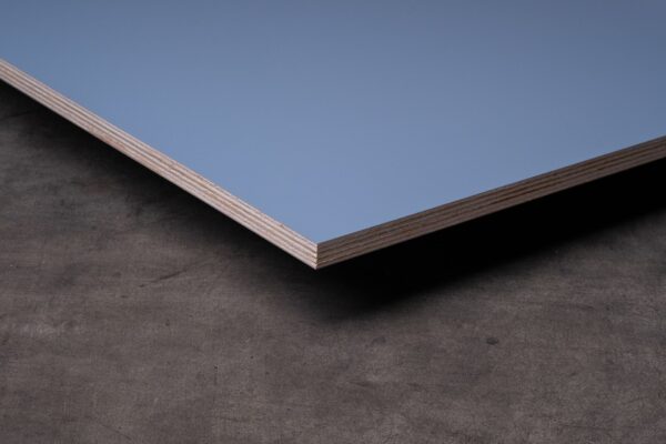 Queenply Multiplex hellblau extrem matt