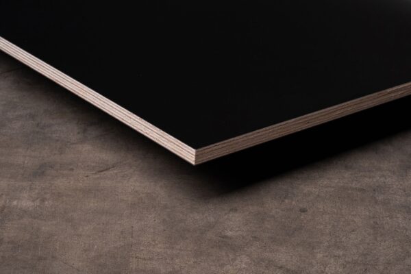 Queenply Multiplex schwarz